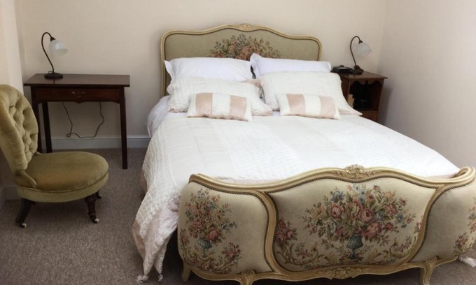 East Dereham House | wingate cottage