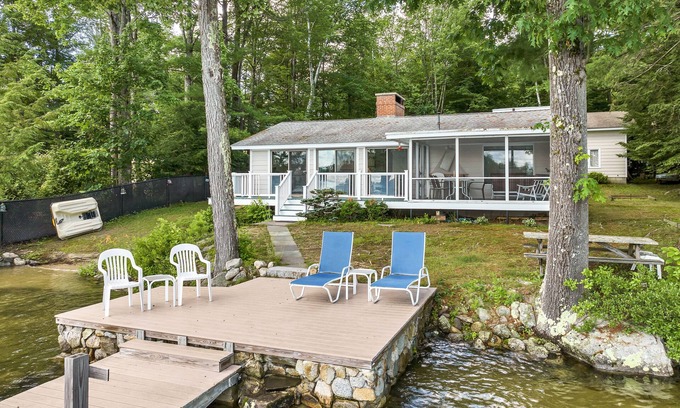 Meredith House | Winnipesaukee House and Guest House Sleeping 8