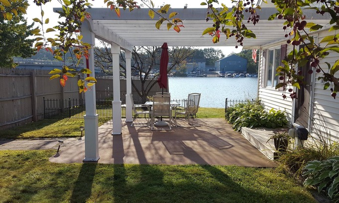 Winnisquam House | Winnisquam Lake W/Dock & Walk In Sandy Beach Near The Sandbar
