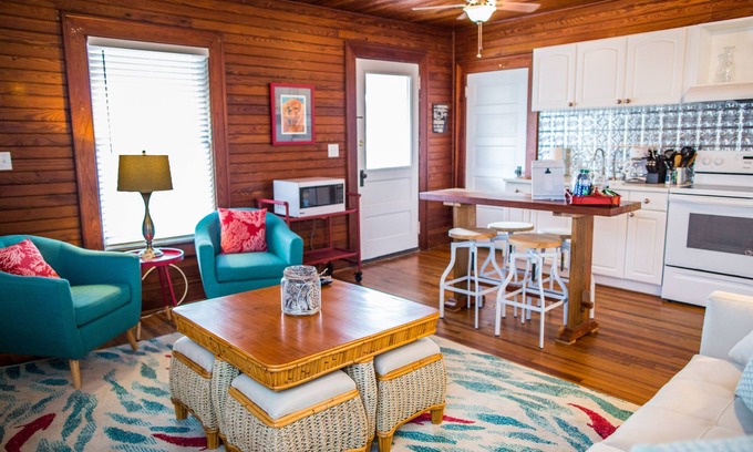 St. Augustine Beach Apartment | Winston at Ruby Dog on B Street
