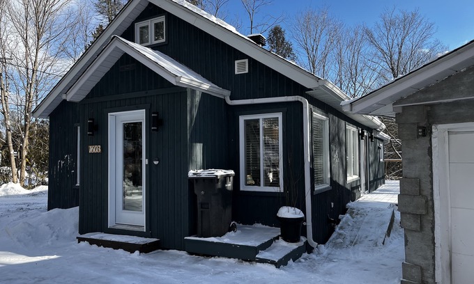 Prevost Ski Chalet | Winter 2026 getaway in the Laurentians