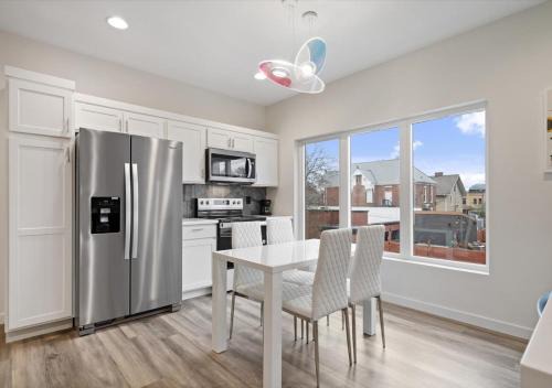Evansville Apartment | Winter @ Golden Goose: New Build, King Bed