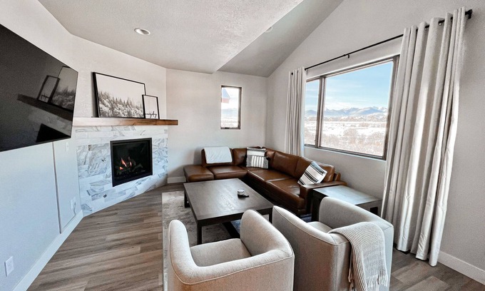 Tabernash House | Winter Park/Grandby Mountain Home NEW w/scenic views!