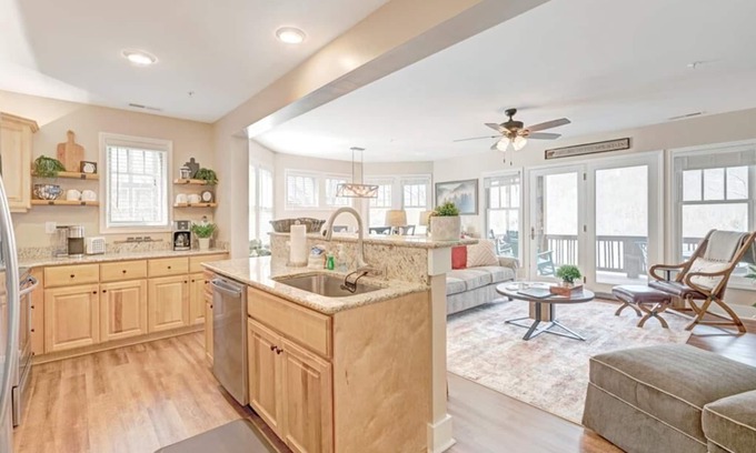 Banner Elk House | Wintergreens R910- Mountain Condo, Mountain View, Gated Resort, Indoor/Outdoor Pools and Hot Tub,.