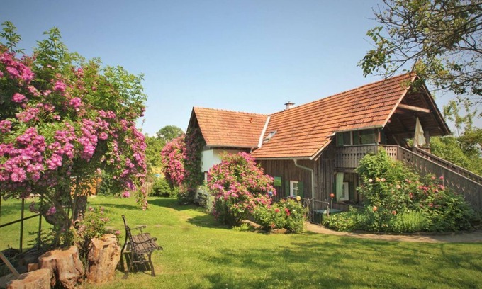 Harrachberg Other | Winzerhaus - 3 Nächte - Altes Gehöft am Lormanberg