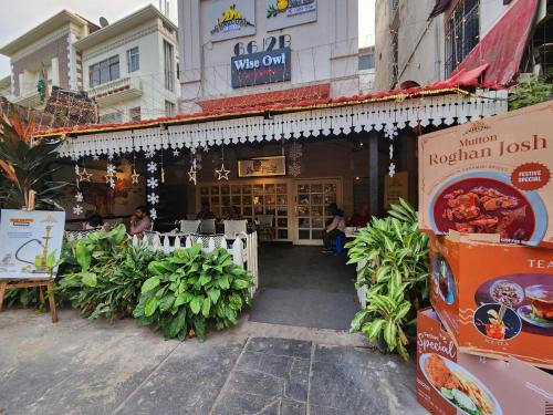 Kolkata House | Wise Owl Comfotel