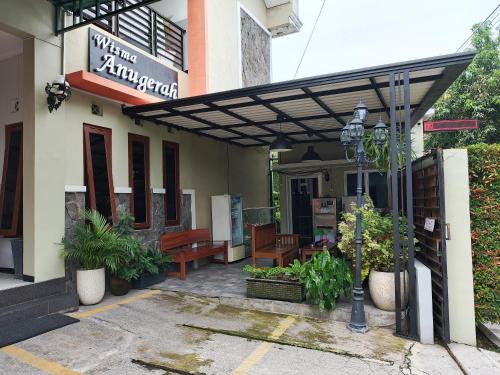 Banjarsari House | Wisma Anugerah