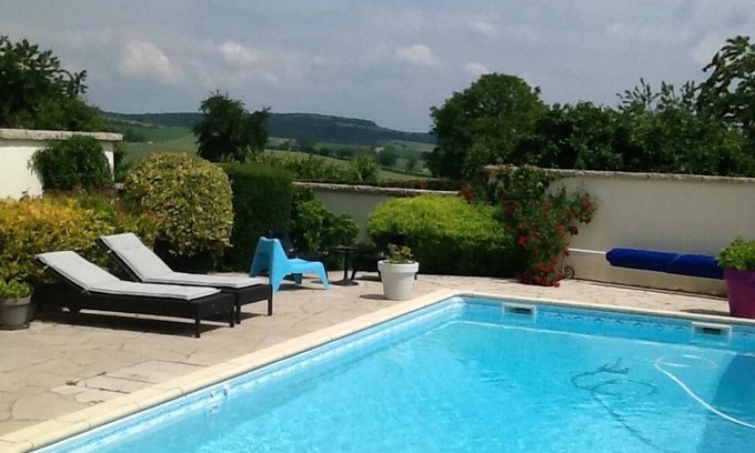 Chailley Villa | with heated pool and view, ideal family
