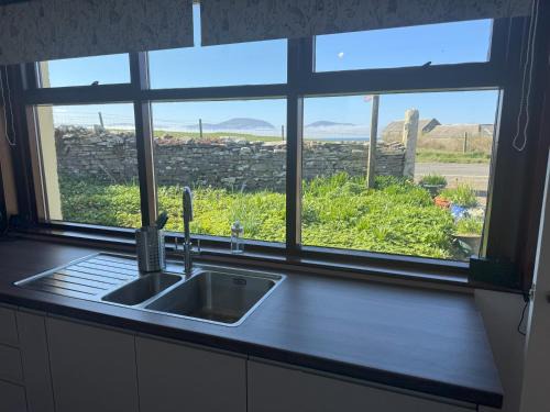 Stromness House | Withi-Gill - Cottage - Bay of Ireland Views