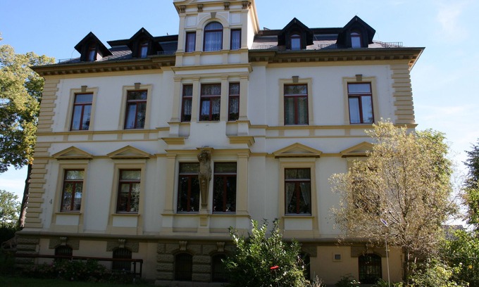 Netzschkau Villa | Wohnen in Einer Villa an der Göltzschtalbrücke