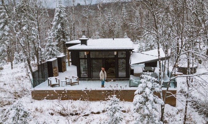 La Conception Cabin | WOLM Cabin a Scandi-inspired glass cabin near Mont Tremblant