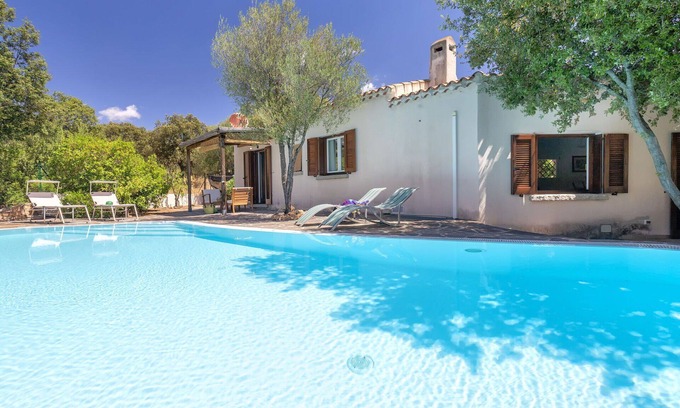 Trudda House | Wonderful private villa for 4 guests with private pool, WIFI, A/C, TV and patio