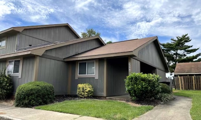 Warner Robins Condo | Wonderful 2-BR Condo/3mi. from Aviation Museum