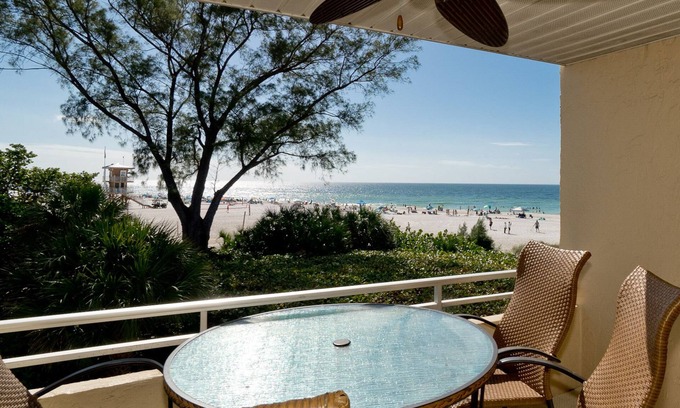 Holmes Beach Resort | WONDERFUL BEACH VIEWS AND LARGE POOL!