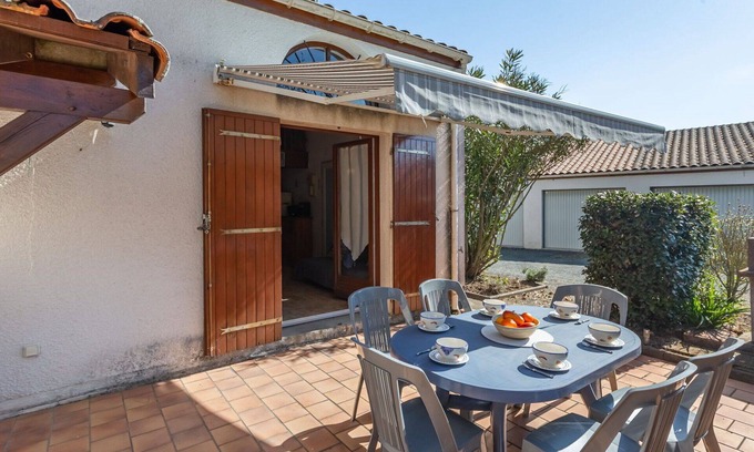 Meschers-sur-Gironde House | Wonderful villa for 5 people with WIFI, TV, terrace, pets allowed and parking