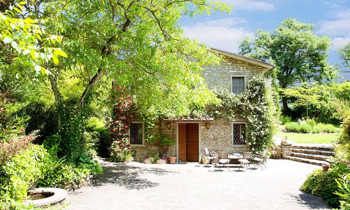 Caprese Michelangelo Villa | Wonderful holiday home with spectacular views of Caprese Michelangelo.