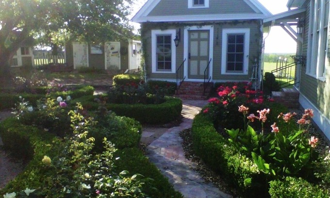 Brenham Cottage | Wonderful Place To Stay Between Brenham And Round Top