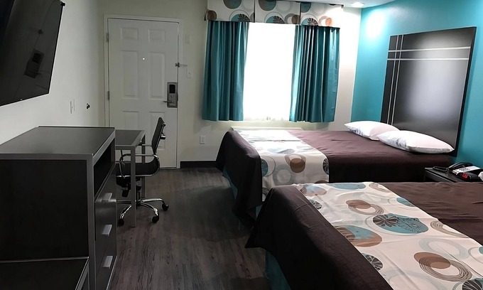 Spring Hotel | Wonderful Place To Stay! 4 Family-friendly Units! Close to Tour 18 Golf Course!