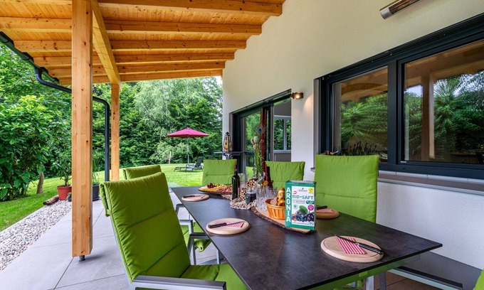 Maria Woerth House | Wonderful private villa for 7 guests with WIFI, TV, terrace, pets allowed and parking