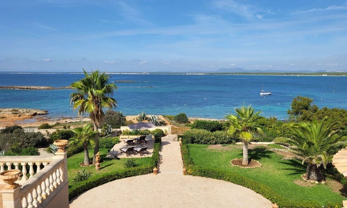 Colonia Sant Jordi House | Wonderful private villa for 6 people with A/C, WIFI, TV and terrace