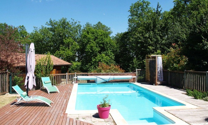 Loupiac House | Wonderful private villa with private pool, A/C, WIFI, TV, terrace, pets allowed and panoramic view