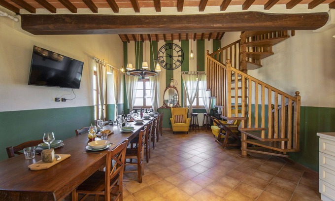 Lucignano House | Wonderful private villa for 10 guests with hot tub, WIFI, A/C, private pool, TV, terrace and par.