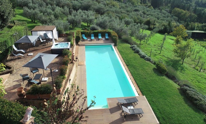 Certaldo Villa | Wonderful private villa with hot tub, WIFI, A/C, private pool, TV, patio, close to San Gimignano