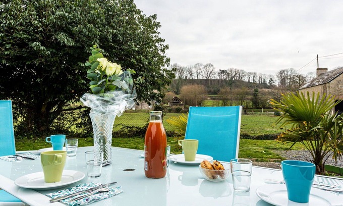 Commes House | Wonderful private villa for 2 people with WIFI, TV, terrace, pets allowed and parking