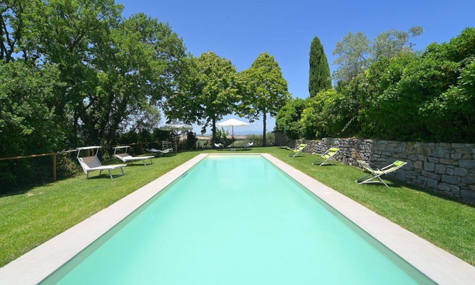 Paciano Villa | Wonderful private villa for 8 guests with private pool, hot tub, WIFI, TV, balcony and pets allo.