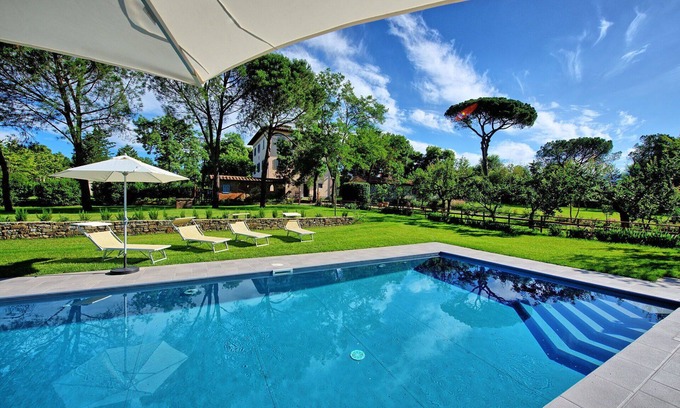Le Piazze Villa | Wonderful private villa with A/C, private pool, WIFI, TV, panoramic view, parking, close to Arezzo
