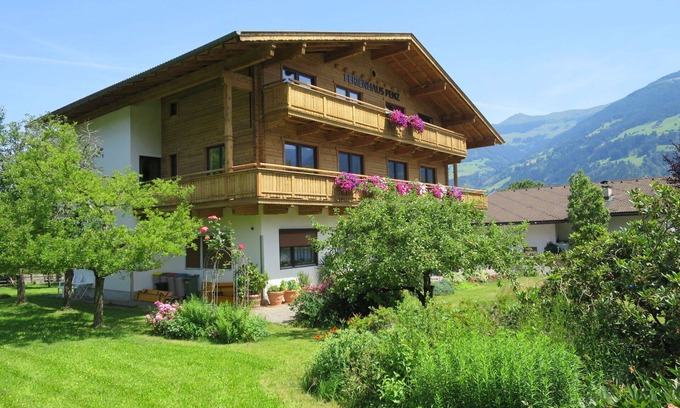 Fuegenberg House | Wonderful private villa for 25 people with WIFI, TV, balcony and pets allowed