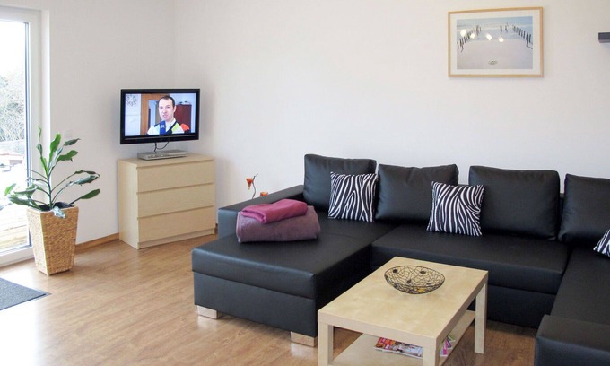 Godern House | Wonderful private villa for 8 guests with TV, terrace and pets allowed