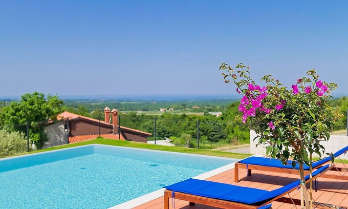 Farini Villa | Wonderful private villa with private pool, WIFI, A/C, TV, patio, panoramic view and parking
