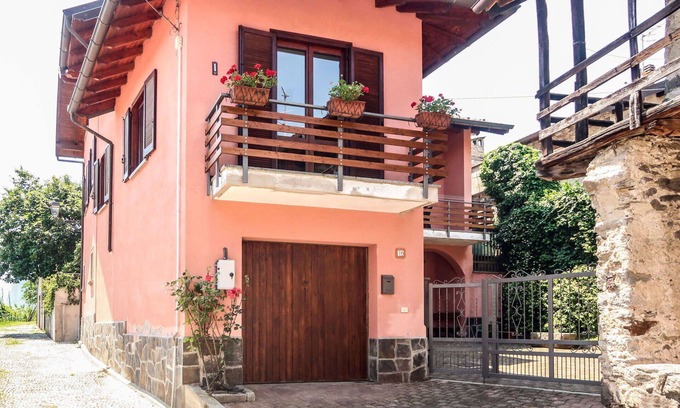 Pella House | Wonderful private villa for 6 people with WIFI, TV, patio and pets allowed