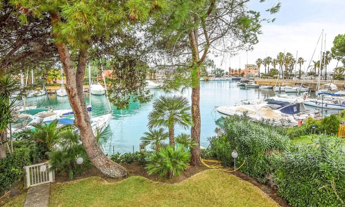 Tonnarella House | Wonderful, spacious vacation home right on the harbor.