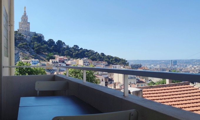 Vauban Apartment | Wonderful view Basilique NotreDame private parking & exteriors