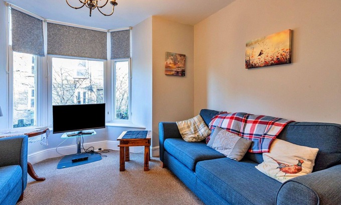 Trefor House | Wonderful villa for 6 guests with WIFI, terrace and pets allowed