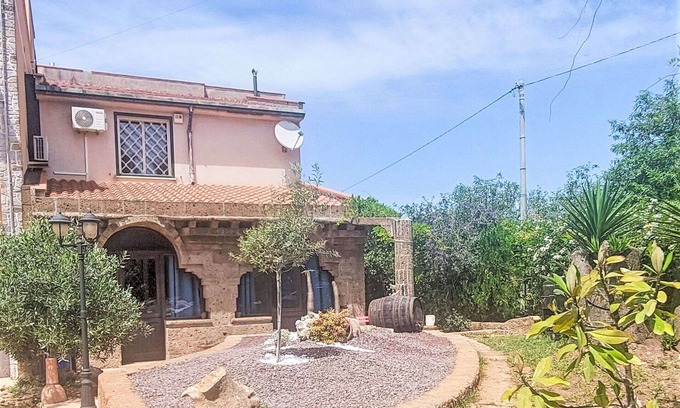 Misilmeri House | Wonderful villa for 10 guests with A/C, WIFI, private pool, TV, terrace and pets allowed