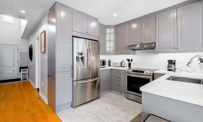 Vaughan House | Wonderland View Home