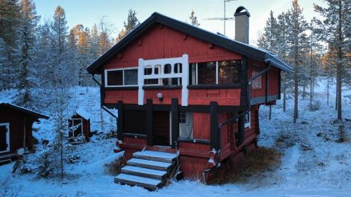 Lofsdalen House | Wood stove | Cross-country skiing trails