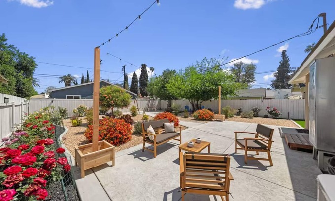 Riverside House | Wood Streets Backyard Oasis RCC/DWTN