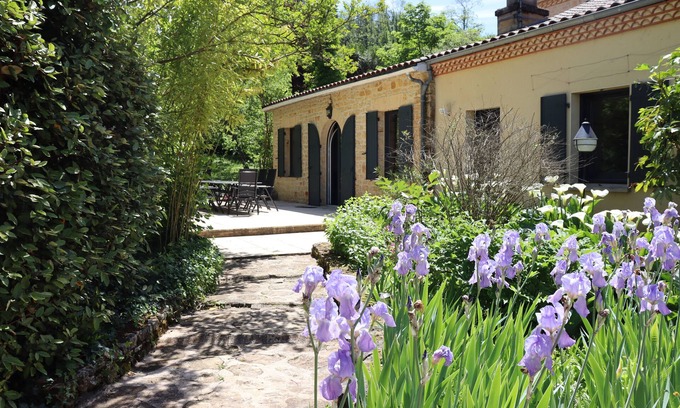 Sarlat-la-Caneda House | Wooded property with heated swimming pool, near the historic centre of Sarlat