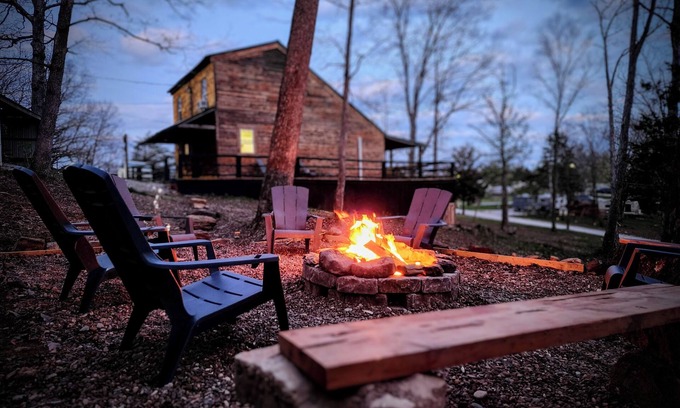 Cub Run Cabin | Wooded "Saltbox Cabin", Our Lake Access: 6 min walk, Kayaks!