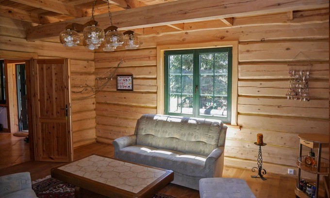 Czarny Mlyn Cottage | Wooden Cottage in Czarny Mlyn with garden and barbecue
