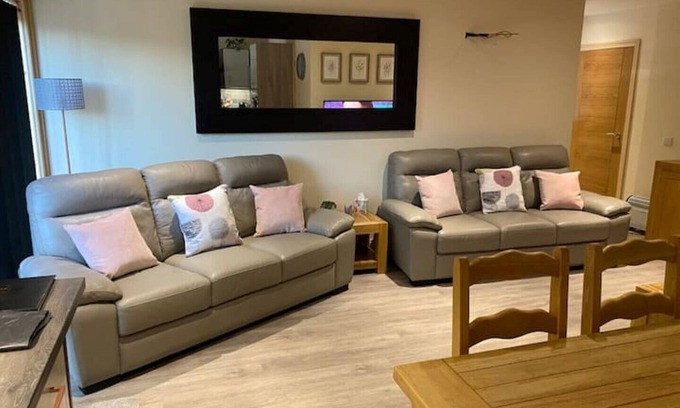 Dumfries Cabin | Woodend lodge with 6 seater private hottub
