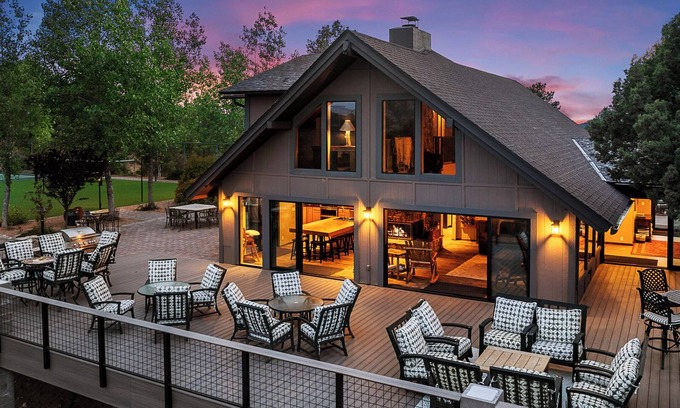 Payson House | Woodland Escape with Pickleball, Porch Views & Optional Private Saloon