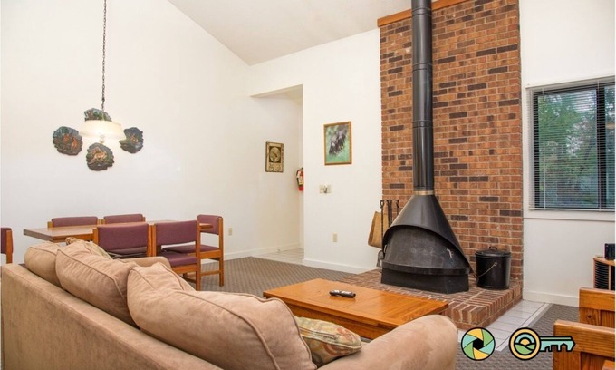 Basye House | Woodland Retreat (#99B) | Quiet area | Minutes to Bryce Resort!