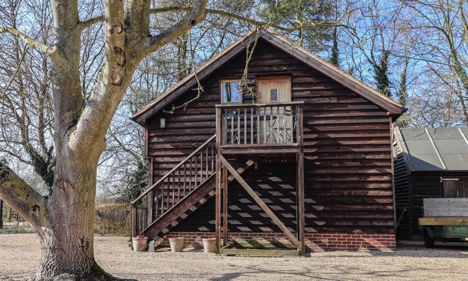 Woodbridge Cottage | WOODLAND RETREAT LODGE, pet friendly, with a garden in Laxfield