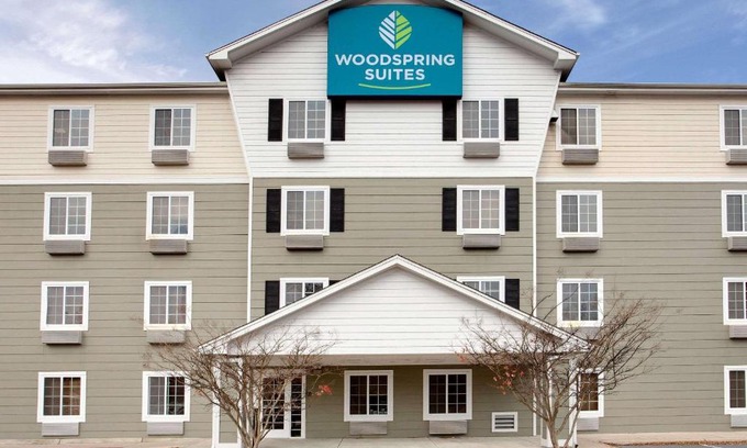Greenbrier West Hotel | WoodSpring Suites Chesapeake-Norfolk South
