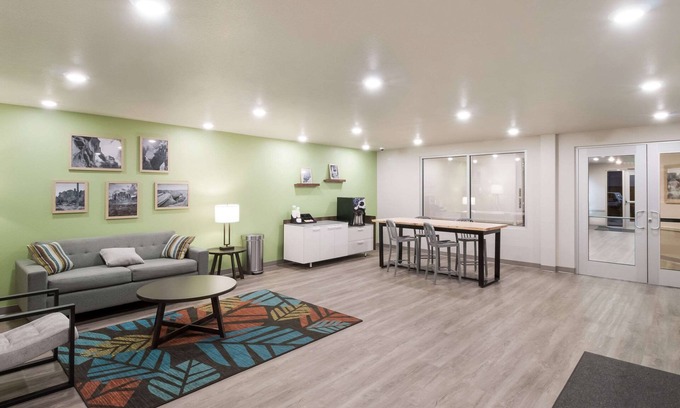 Mesa Hotel | Woodspring Suites Mesa Chandler